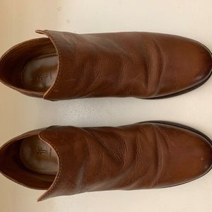 FRYE ELYSSA LEATHER BOOTIE